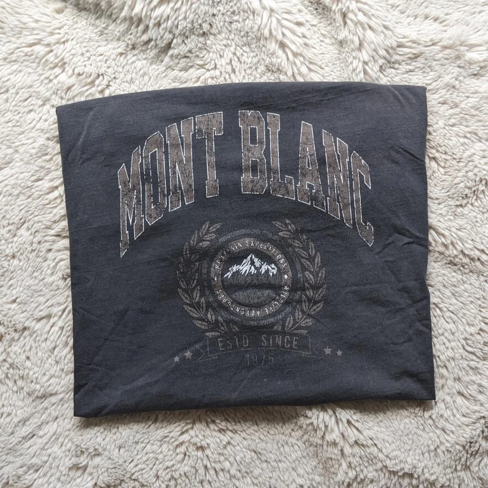 2/$25 Garage Mont Blanc Oversized Tee - Picture 4 of 4